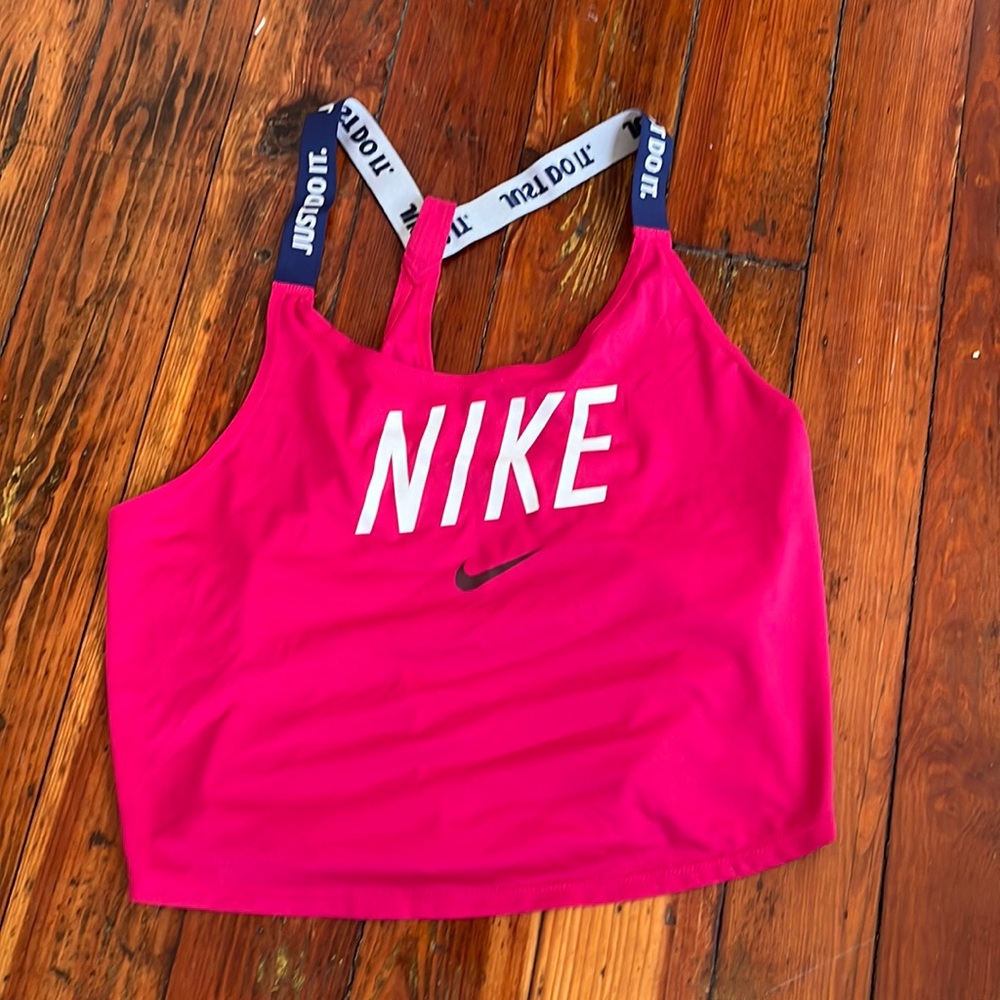 Nike top